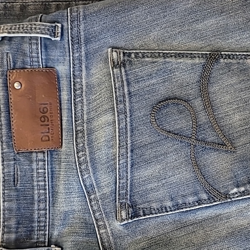 DL1961 Milano Boot Cut Jeans Low-rise - Picture 10 of 14
